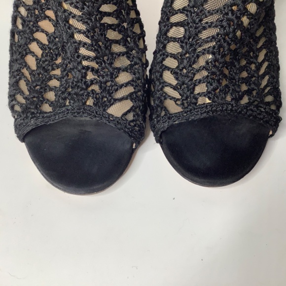 GIANVITO ROSSI Bardot crochet-knit and suede heels - Picture 7 of 16